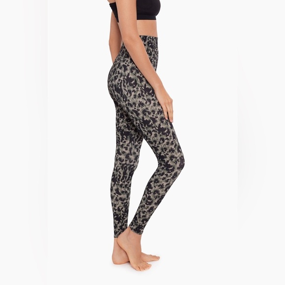 Miraclesuit Tortoise Shell Athleisure Leggings Size Large - Picture 3 of 8